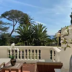 On Cote D'azur With Beachfront Views شقة Saint-Raphaël