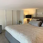 شقة On Cote D'azur With Beachfront Views Saint-Raphaël