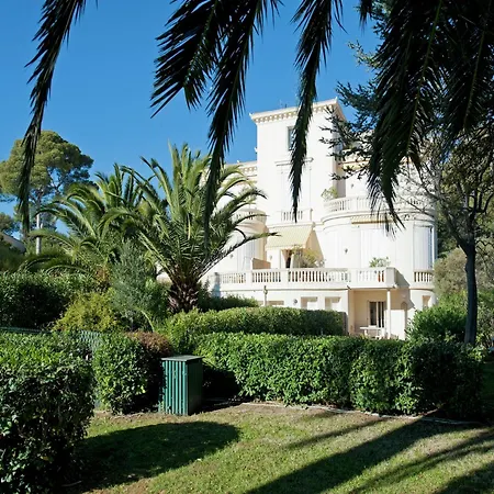 شقة On Cote D'azur With Beachfront Views