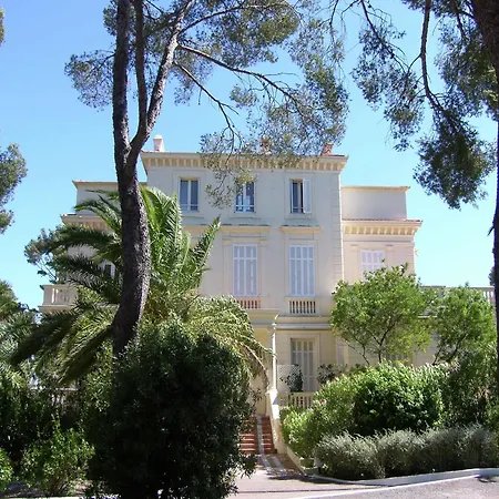 شقة On Cote D'azur With Beachfront Views *