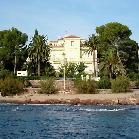 شقة On Cote D'azur With Beachfront Views Saint-Raphaël