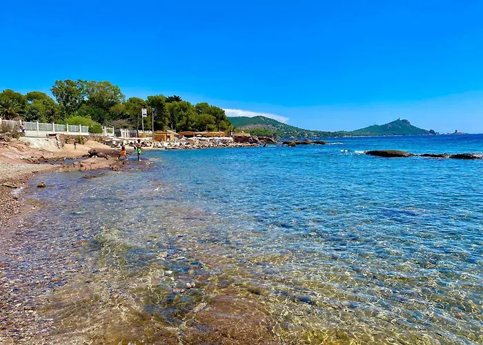On Cote D'azur With Beachfront Views Apartment Saint-Raphaël
