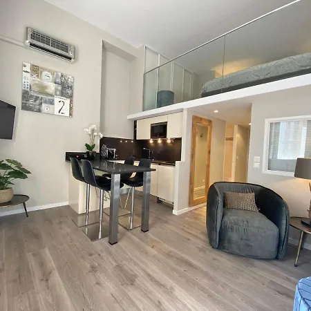 In With Pool And Access Apartment