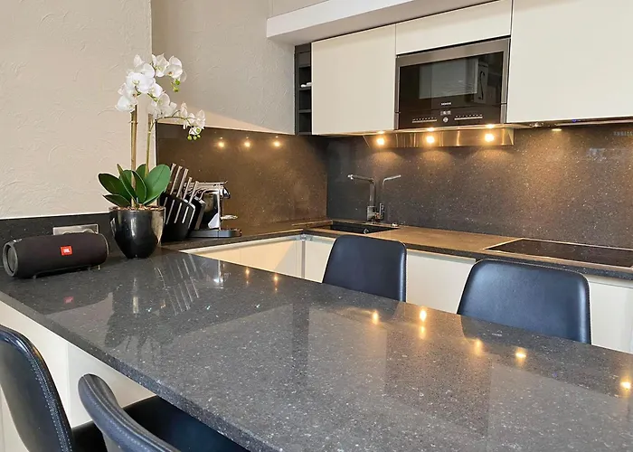 On Cote D'azur With Beachfront Views * Сен-Рафаэль