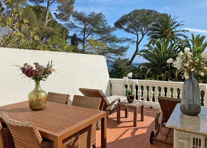 Apartment On Cote D'azur With Beachfront Views Saint-Raphael (Var)