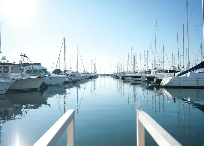 On Cote D'azur With Beachfront Views *