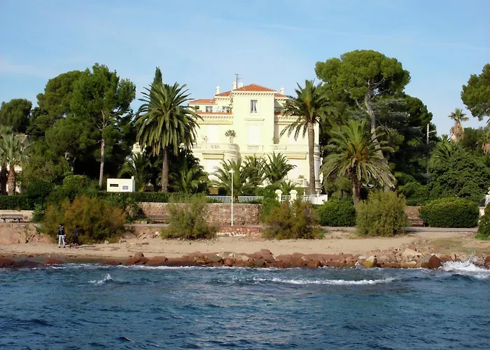 Апартаменты On Cote D'azur With Beachfront Views Сен-Рафаэль