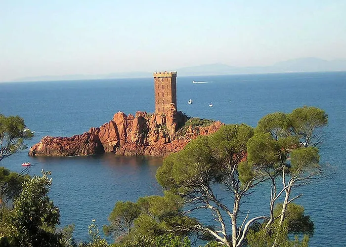 On Cote D'azur With Beachfront Views